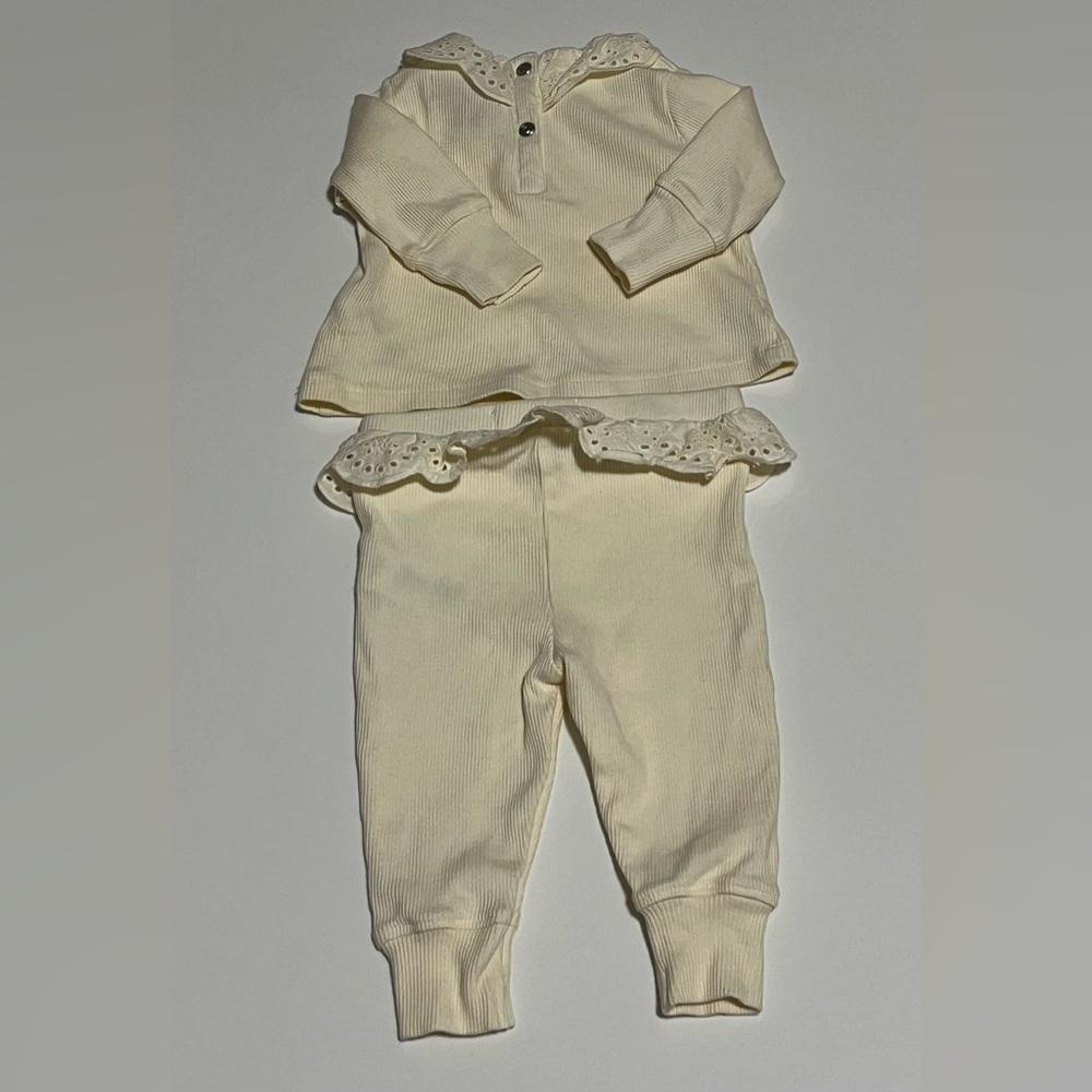 7 For All Mankind Baby Cream Ribbed Set Eyelet Ruffle | 0–3M - Picture 3 of 6